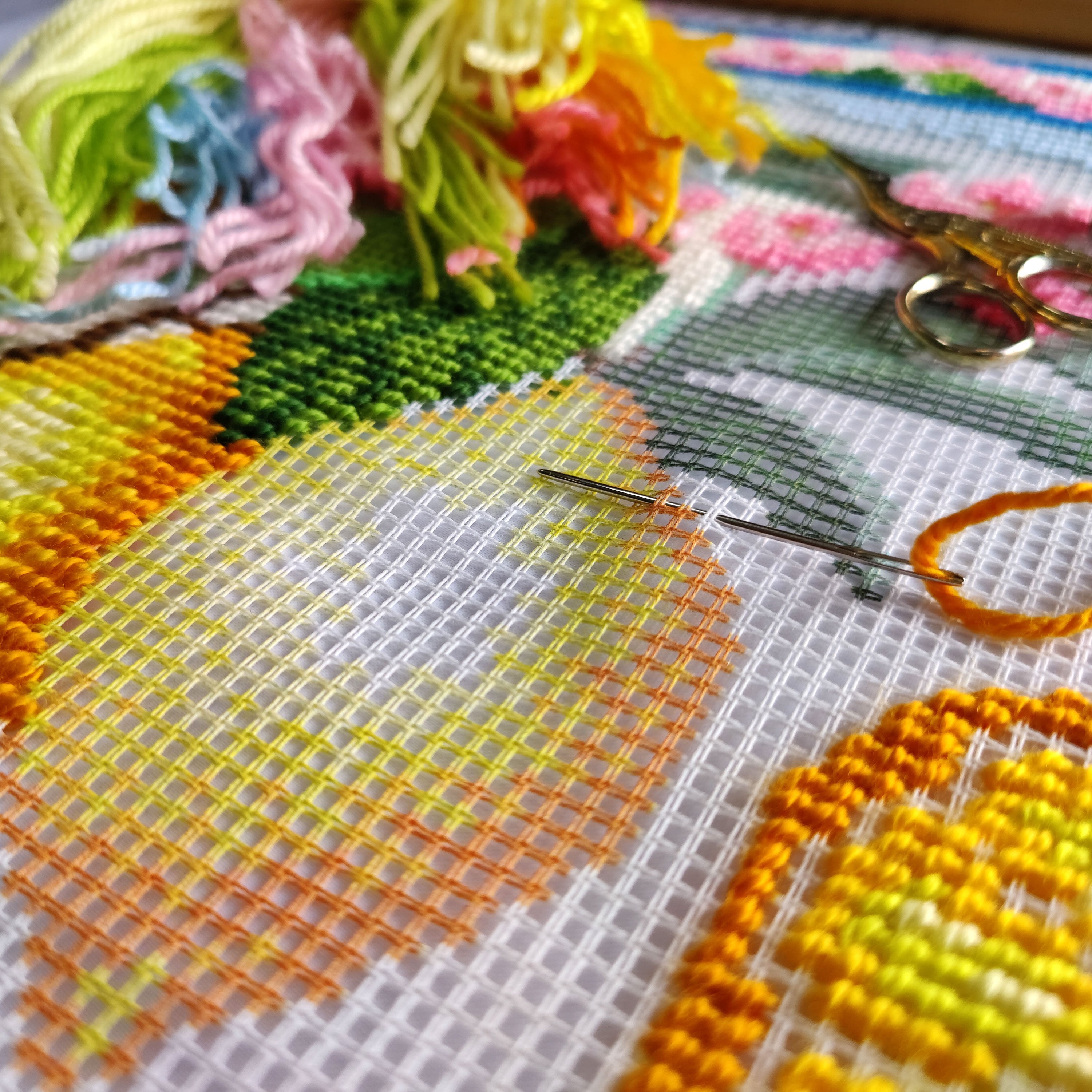 Brvsk Kitchen Embroidery Kit for Adults and Beginners — Lemons 16″ × 16″ with Clear, Precise Printed Design on Cotton Canvas; Includes 2 Needles, Yarn, and Easy-Read Chart