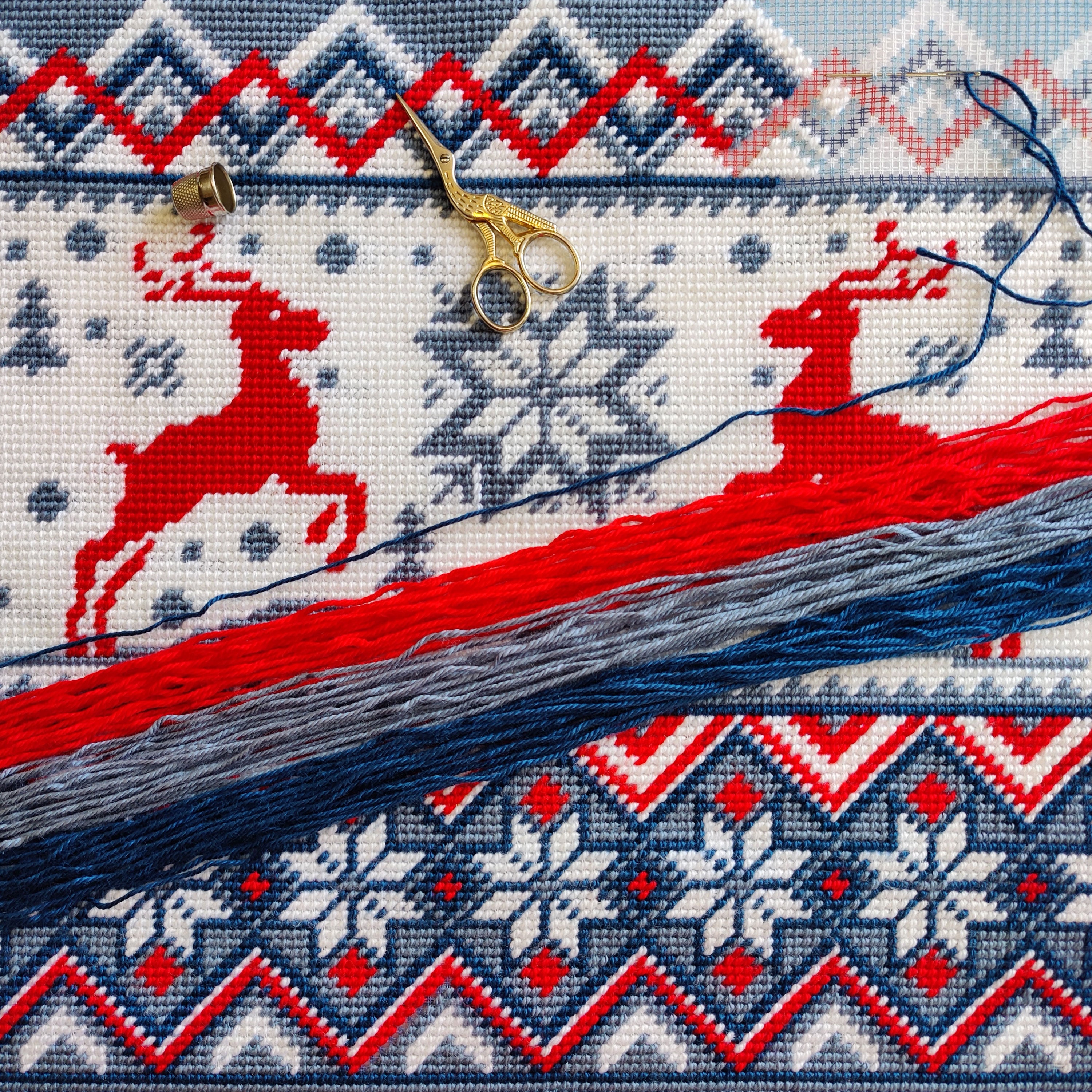Brvsk Winter Stamped Cross-Stitch Kit for Adults and Beginners — Reindeer Pattern 16″ × 16″ with Clear, Precise Printed Design on Cotton Canvas; Includes 2 Needles, Yarn, and Easy-Read Chart